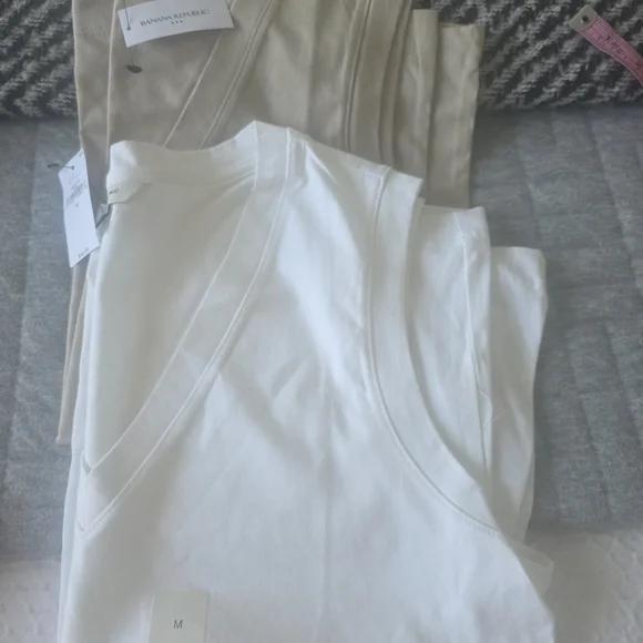 NWT BANANA REPUBLIC White and Tan Sleeveless Tops Two For 25 - Picture 1 of 4
